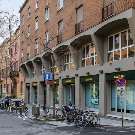 Piazza De' Calderini By Wonderful Italy * ボローニャ